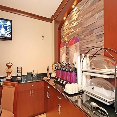 Staybridge Suites Newport News Exterior foto